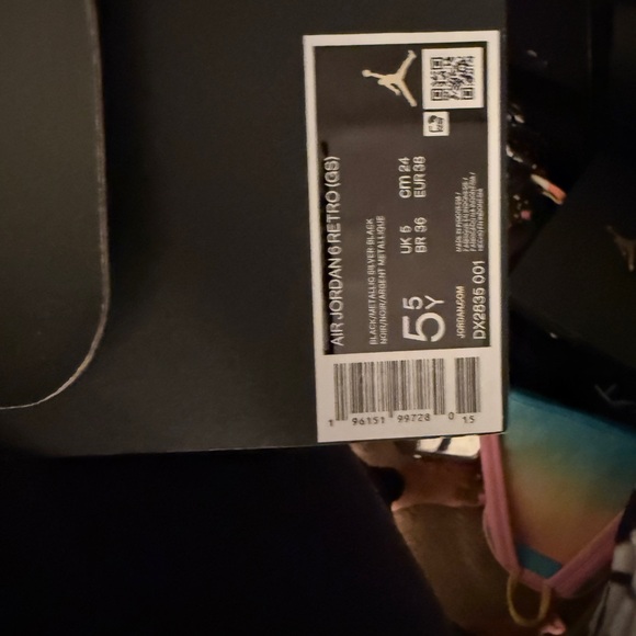 Air Jordan Retro GS Sneakers - Picture 1 of 3